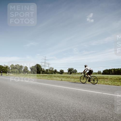 07.09.2025 - 19. Norderstedt Triathlon Michael Burmester http://msf.ph/oto/8859118 07.09.2025 12:40:20 Radfahren 811, 1256, 1269 meine-sportfotos.de