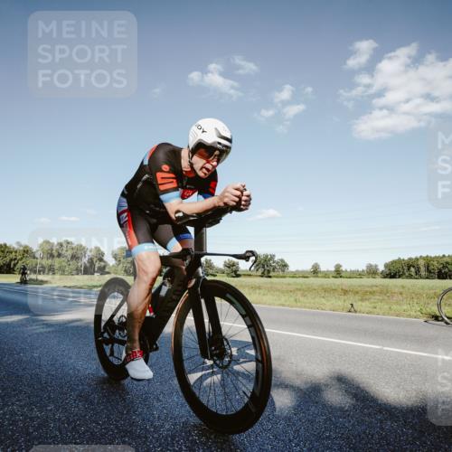 07.09.2025 - 19. Norderstedt Triathlon Michael Burmester http://msf.ph/oto/8859143 07.09.2025 15:44:44 Radfahren 1417 meine-sportfotos.de