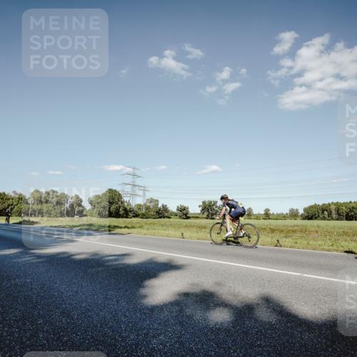 07.09.2025 - 19. Norderstedt Triathlon Michael Burmester http://msf.ph/oto/8859147 07.09.2025 15:44:45 Radfahren 1417 meine-sportfotos.de