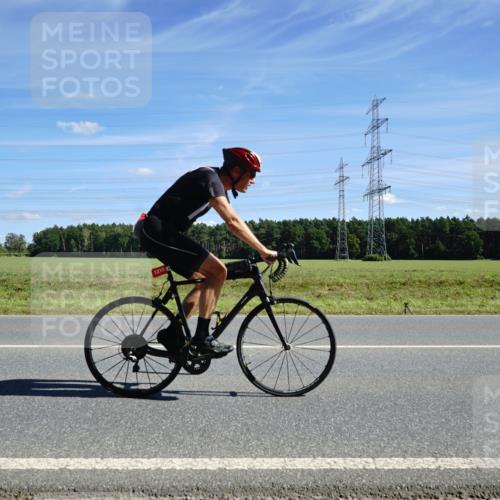 07.09.2025 - 19. Norderstedt Triathlon Michael Burmester http://msf.ph/oto/8859153 07.09.2025 13:29:21 Radfahren 1215 meine-sportfotos.de