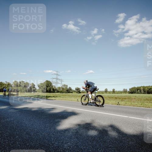 07.09.2025 - 19. Norderstedt Triathlon Michael Burmester http://msf.ph/oto/8859158 07.09.2025 15:44:47 Radfahren 1417 meine-sportfotos.de