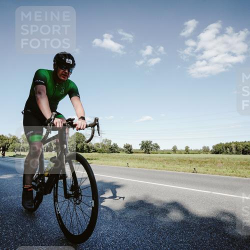 07.09.2025 - 19. Norderstedt Triathlon Michael Burmester http://msf.ph/oto/8859189 07.09.2025 15:45:03 Radfahren 491, 1492 meine-sportfotos.de