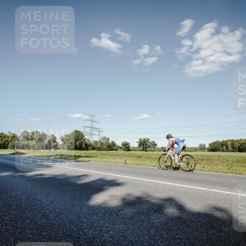 07.09.2025 - 19. Norderstedt Triathlon Michael Burmester http://msf.ph/oto/8859193 07.09.2025 15:45:04 Radfahren 491, 1492 meine-sportfotos.de