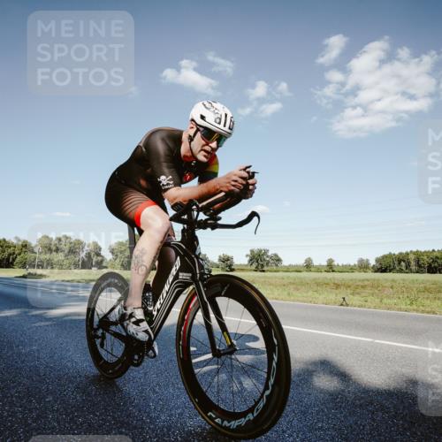 07.09.2025 - 19. Norderstedt Triathlon Michael Burmester http://msf.ph/oto/8859197 07.09.2025 15:45:05 Radfahren 491, 1492 meine-sportfotos.de