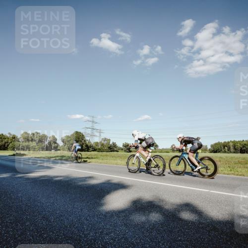 07.09.2025 - 19. Norderstedt Triathlon Michael Burmester http://msf.ph/oto/8859200 07.09.2025 15:45:06 Radfahren 491, 1492 meine-sportfotos.de