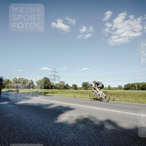 07.09.2025 - 19. Norderstedt Triathlon Michael Burmester http://msf.ph/oto/8859211 07.09.2025 15:45:12 Radfahren 939, 1071, 1470 meine-sportfotos.de