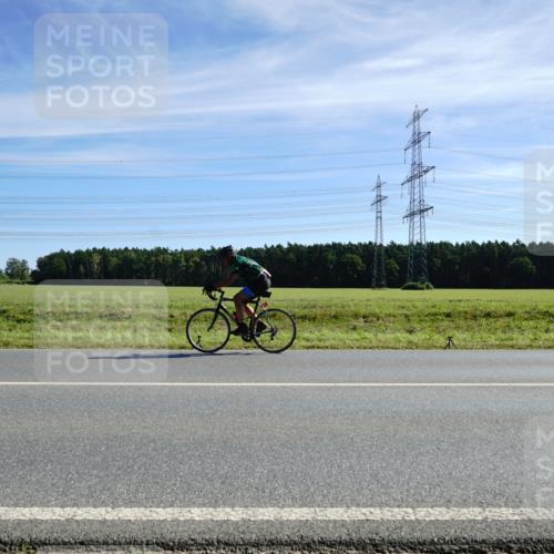 07.09.2025 - 19. Norderstedt Triathlon Michael Burmester http://msf.ph/oto/8859215 07.09.2025 11:36:39 Radfahren 826, 849 meine-sportfotos.de