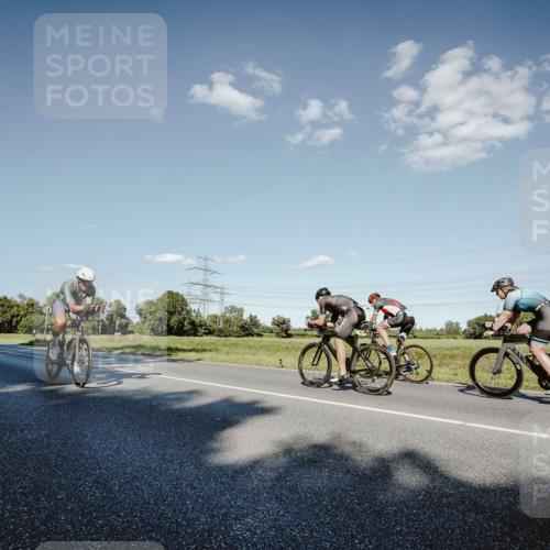 07.09.2025 - 19. Norderstedt Triathlon Michael Burmester http://msf.ph/oto/8859218 07.09.2025 15:45:14 Radfahren 548, 939, 1071, 1470, 1546 meine-sportfotos.de
