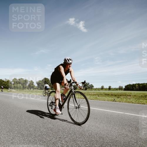 07.09.2025 - 19. Norderstedt Triathlon Michael Burmester http://msf.ph/oto/8859219 07.09.2025 12:41:50 Radfahren 137, 214, 735 meine-sportfotos.de