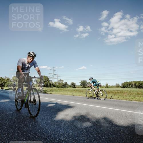 07.09.2025 - 19. Norderstedt Triathlon Michael Burmester http://msf.ph/oto/8859225 07.09.2025 15:45:16 Radfahren 548, 939, 1071, 1546 meine-sportfotos.de