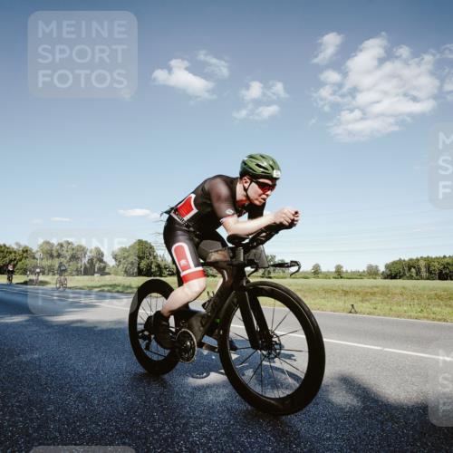 07.09.2025 - 19. Norderstedt Triathlon Michael Burmester http://msf.ph/oto/8859228 07.09.2025 15:45:18 Radfahren 482, 548, 1546 meine-sportfotos.de