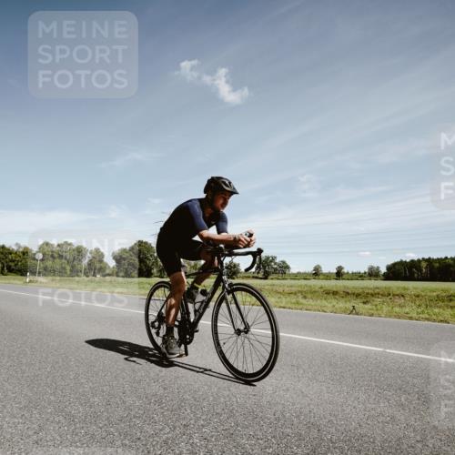 07.09.2025 - 19. Norderstedt Triathlon Michael Burmester http://msf.ph/oto/8859247 07.09.2025 12:42:18 Radfahren 171 meine-sportfotos.de