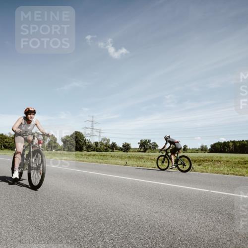 07.09.2025 - 19. Norderstedt Triathlon Michael Burmester http://msf.ph/oto/8859258 07.09.2025 12:42:37 Radfahren 290, 295, 698, 1264 meine-sportfotos.de