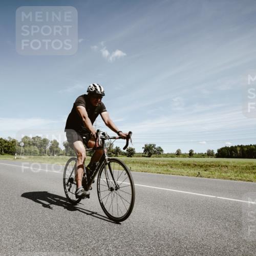 07.09.2025 - 19. Norderstedt Triathlon Michael Burmester http://msf.ph/oto/8859288 07.09.2025 12:42:55 Radfahren 141, 265 meine-sportfotos.de