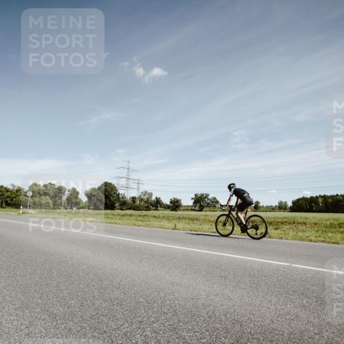 07.09.2025 - 19. Norderstedt Triathlon Michael Burmester http://msf.ph/oto/8859292 07.09.2025 12:42:58 Radfahren 141, 177, 1345 meine-sportfotos.de