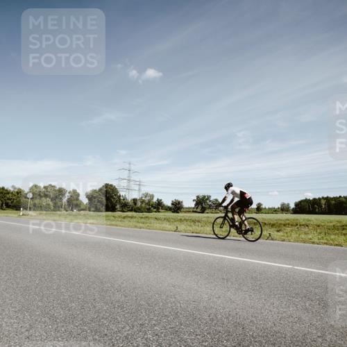 07.09.2025 - 19. Norderstedt Triathlon Michael Burmester http://msf.ph/oto/8859320 07.09.2025 12:43:09 Radfahren 145, 239 meine-sportfotos.de