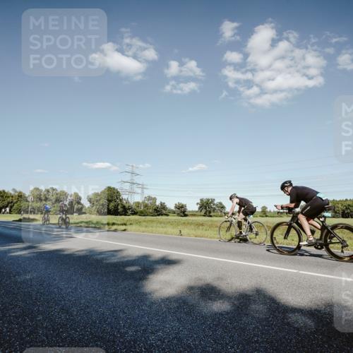 07.09.2025 - 19. Norderstedt Triathlon Michael Burmester http://msf.ph/oto/8859325 07.09.2025 15:45:51 Radfahren 1449, 1527 meine-sportfotos.de