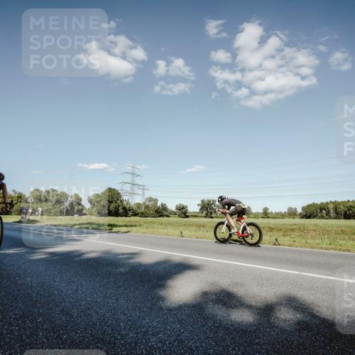 07.09.2025 - 19. Norderstedt Triathlon Michael Burmester http://msf.ph/oto/8859371 07.09.2025 15:46:09 Radfahren 421, 459 meine-sportfotos.de