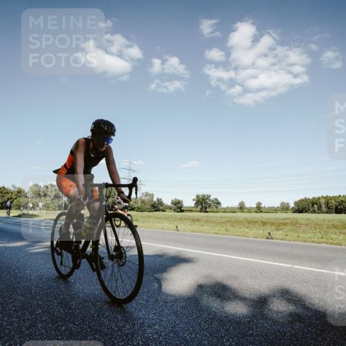 07.09.2025 - 19. Norderstedt Triathlon Michael Burmester http://msf.ph/oto/8859374 07.09.2025 15:46:09 Radfahren 421, 459 meine-sportfotos.de