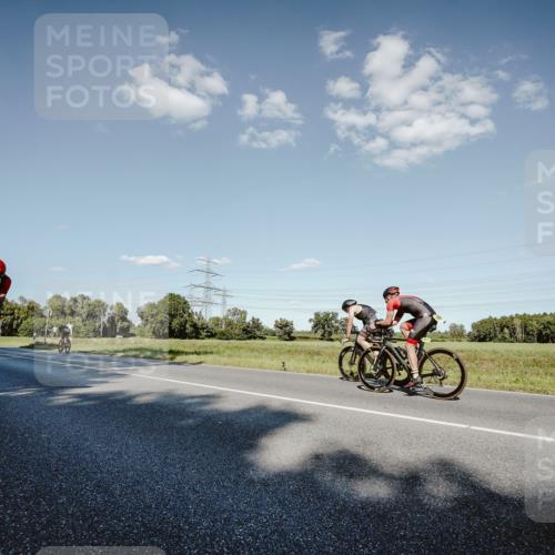 07.09.2025 - 19. Norderstedt Triathlon Michael Burmester http://msf.ph/oto/8859377 07.09.2025 15:46:10 Radfahren 421, 459, 1403 meine-sportfotos.de