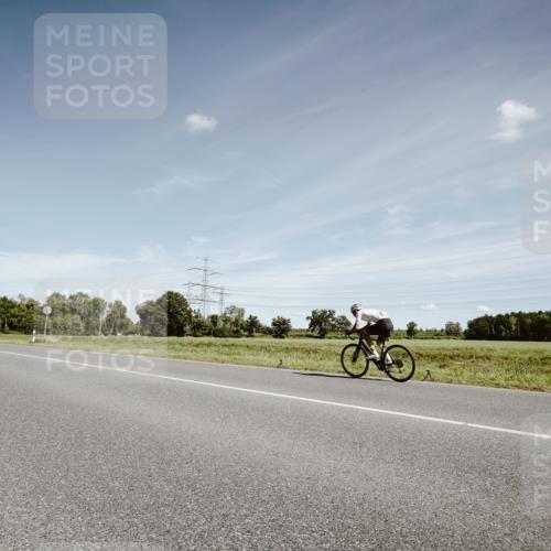 07.09.2025 - 19. Norderstedt Triathlon Michael Burmester http://msf.ph/oto/8859379 07.09.2025 12:43:49 Radfahren 1385 meine-sportfotos.de