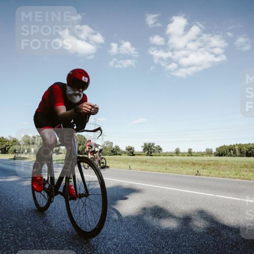 07.09.2025 - 19. Norderstedt Triathlon Michael Burmester http://msf.ph/oto/8859381 07.09.2025 15:46:11 Radfahren 421, 459, 530, 1403 meine-sportfotos.de