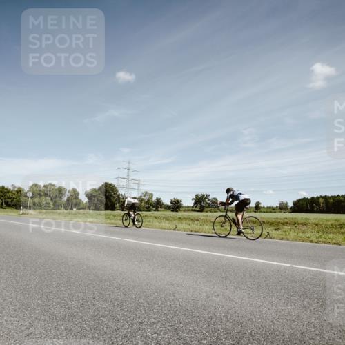 07.09.2025 - 19. Norderstedt Triathlon Michael Burmester http://msf.ph/oto/8859383 07.09.2025 12:43:50 Radfahren 1385 meine-sportfotos.de