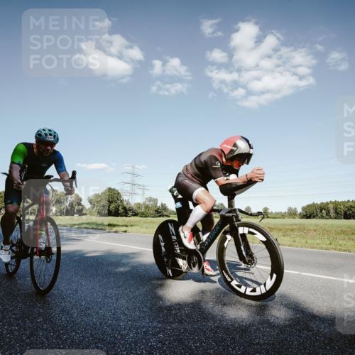 07.09.2025 - 19. Norderstedt Triathlon Michael Burmester http://msf.ph/oto/8859385 07.09.2025 15:46:14 Radfahren 421, 530, 1403, 1458 meine-sportfotos.de