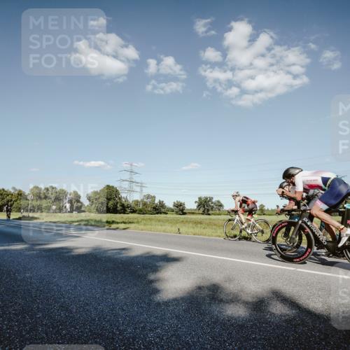07.09.2025 - 19. Norderstedt Triathlon Michael Burmester http://msf.ph/oto/8859395 07.09.2025 15:46:18 Radfahren 933, 1458, 1494 meine-sportfotos.de
