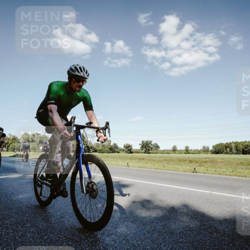07.09.2025 - 19. Norderstedt Triathlon Michael Burmester http://msf.ph/oto/8859399 07.09.2025 15:46:19 Radfahren 518, 933, 1458, 1494 meine-sportfotos.de
