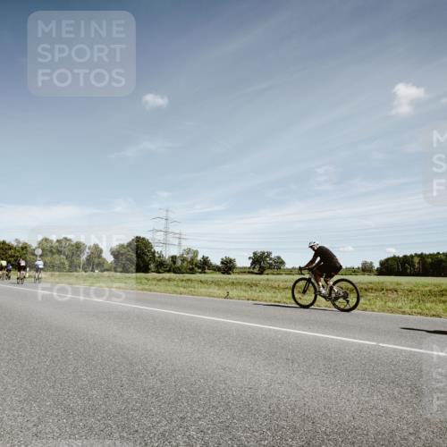 07.09.2025 - 19. Norderstedt Triathlon Michael Burmester http://msf.ph/oto/8859407 07.09.2025 12:43:58 Radfahren 1317 meine-sportfotos.de