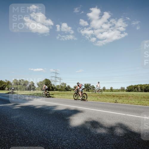 07.09.2025 - 19. Norderstedt Triathlon Michael Burmester http://msf.ph/oto/8859461 07.09.2025 15:46:39 Radfahren 526, 536 meine-sportfotos.de