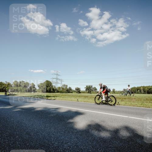 07.09.2025 - 19. Norderstedt Triathlon Michael Burmester http://msf.ph/oto/8859471 07.09.2025 15:46:46 Radfahren 488 meine-sportfotos.de