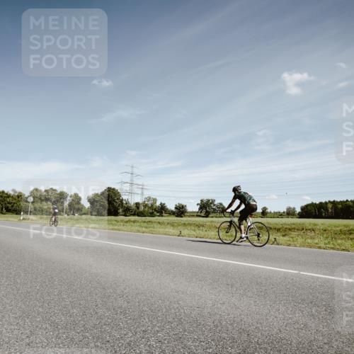 07.09.2025 - 19. Norderstedt Triathlon Michael Burmester http://msf.ph/oto/8859476 07.09.2025 12:44:31 Radfahren 250, 307, 742 meine-sportfotos.de