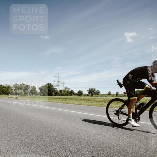 07.09.2025 - 19. Norderstedt Triathlon Michael Burmester http://msf.ph/oto/8859484 07.09.2025 12:44:33 Radfahren 250, 307 meine-sportfotos.de