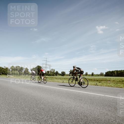 07.09.2025 - 19. Norderstedt Triathlon Michael Burmester http://msf.ph/oto/8859498 07.09.2025 12:44:40 Radfahren 1238 meine-sportfotos.de