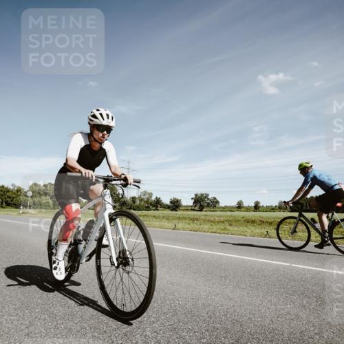 07.09.2025 - 19. Norderstedt Triathlon Michael Burmester http://msf.ph/oto/8859507 07.09.2025 12:44:50 Radfahren 209, 1221, 1360 meine-sportfotos.de