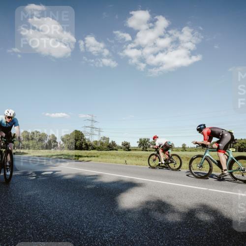 07.09.2025 - 19. Norderstedt Triathlon Michael Burmester http://msf.ph/oto/8859536 07.09.2025 15:47:07 Radfahren 386 meine-sportfotos.de