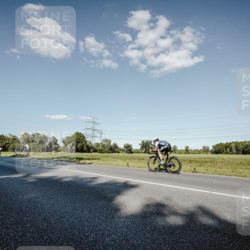 07.09.2025 - 19. Norderstedt Triathlon Michael Burmester http://msf.ph/oto/8859543 07.09.2025 15:47:10 Radfahren 386, 543 meine-sportfotos.de