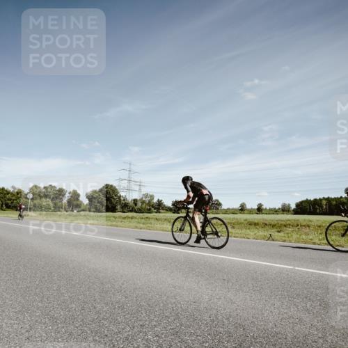 07.09.2025 - 19. Norderstedt Triathlon Michael Burmester http://msf.ph/oto/8859544 07.09.2025 12:45:24 Radfahren 308, 739, 783 meine-sportfotos.de