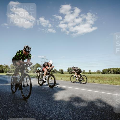 07.09.2025 - 19. Norderstedt Triathlon Michael Burmester http://msf.ph/oto/8859553 07.09.2025 15:47:15 Radfahren 915, 1538 meine-sportfotos.de
