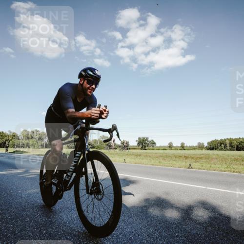 07.09.2025 - 19. Norderstedt Triathlon Michael Burmester http://msf.ph/oto/8859570 07.09.2025 15:47:23 Radfahren 1472 meine-sportfotos.de