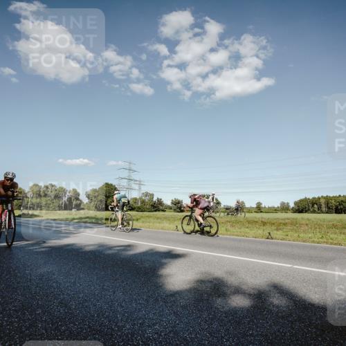 07.09.2025 - 19. Norderstedt Triathlon Michael Burmester http://msf.ph/oto/8859584 07.09.2025 15:47:28 Radfahren 464, 529 meine-sportfotos.de