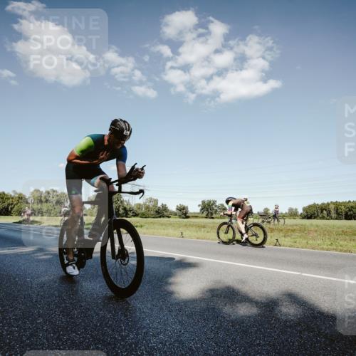 07.09.2025 - 19. Norderstedt Triathlon Michael Burmester http://msf.ph/oto/8859591 07.09.2025 15:47:30 Radfahren 464, 529 meine-sportfotos.de