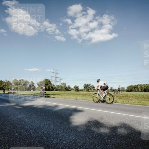 07.09.2025 - 19. Norderstedt Triathlon Michael Burmester http://msf.ph/oto/8859595 07.09.2025 15:47:31 Radfahren 464, 529 meine-sportfotos.de