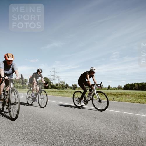 07.09.2025 - 19. Norderstedt Triathlon Michael Burmester http://msf.ph/oto/8859600 07.09.2025 12:45:54 Radfahren 183, 217, 706, 1321 meine-sportfotos.de