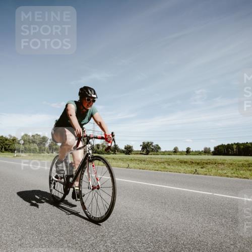 07.09.2025 - 19. Norderstedt Triathlon Michael Burmester http://msf.ph/oto/8859607 07.09.2025 12:45:58 Radfahren 305, 706 meine-sportfotos.de