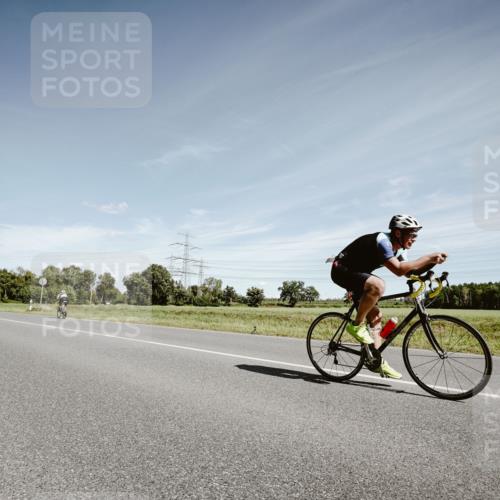 07.09.2025 - 19. Norderstedt Triathlon Michael Burmester http://msf.ph/oto/8859621 07.09.2025 12:46:03 Radfahren 166, 1270, 1293 meine-sportfotos.de