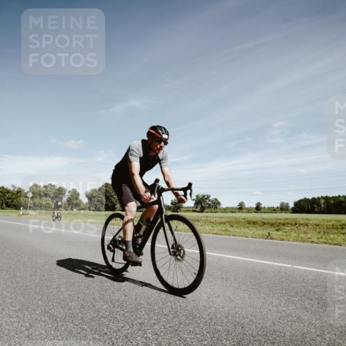 07.09.2025 - 19. Norderstedt Triathlon Michael Burmester http://msf.ph/oto/8859642 07.09.2025 12:46:18 Radfahren 346 meine-sportfotos.de