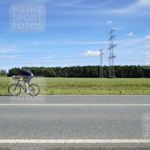 07.09.2025 - 19. Norderstedt Triathlon Michael Burmester http://msf.ph/oto/8859658 07.09.2025 13:41:53 Radfahren 962 meine-sportfotos.de